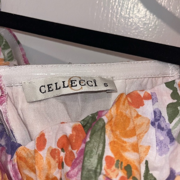 Super Cute Floral Romper/Dress - Picture 4 of 6